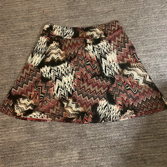 Earthtone patterned Lycra skirt - Picture 3 of 3